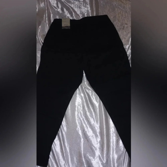 Style & Co black capri - Picture 4 of 6